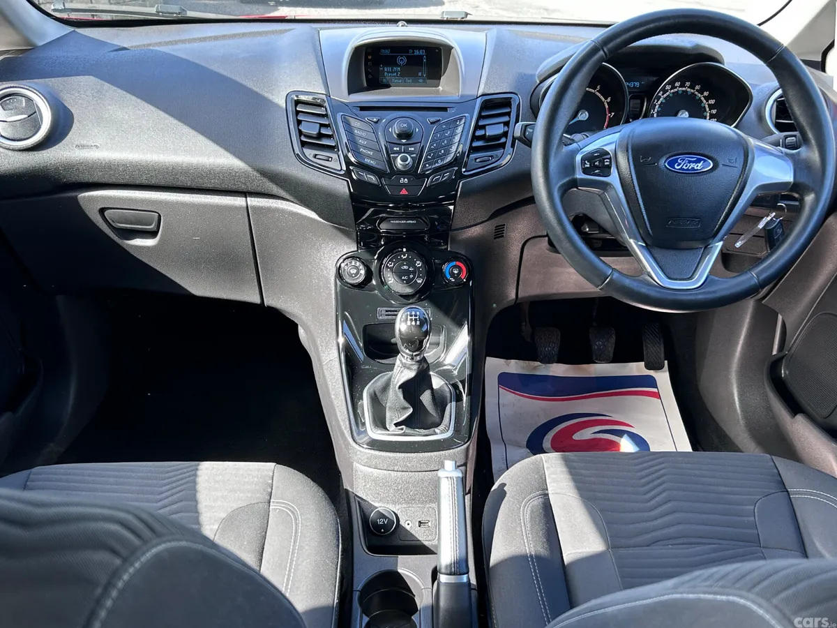 Ford Fiesta Hatchback, Petrol, 2014, Red