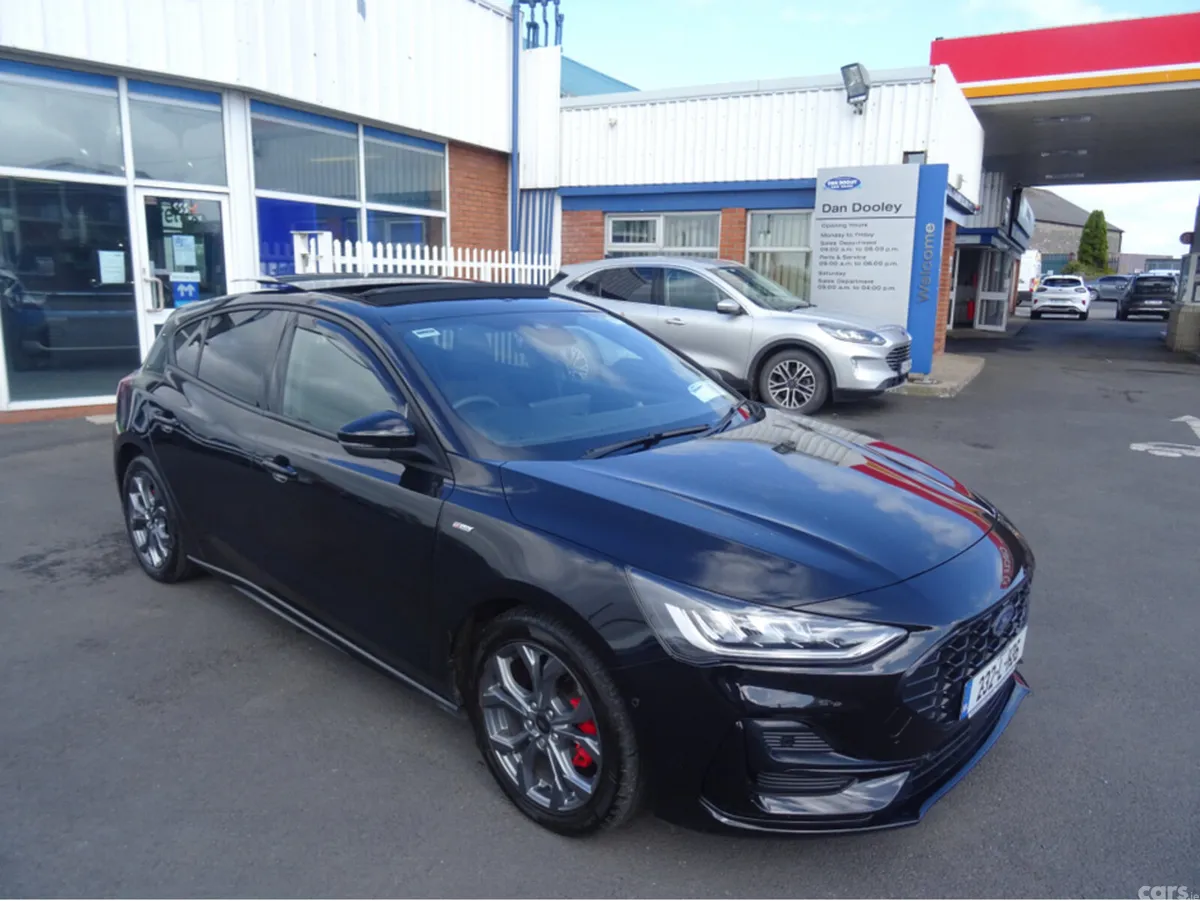Ford Focus Hatchback, Petrol Hybrid, 2023, Black