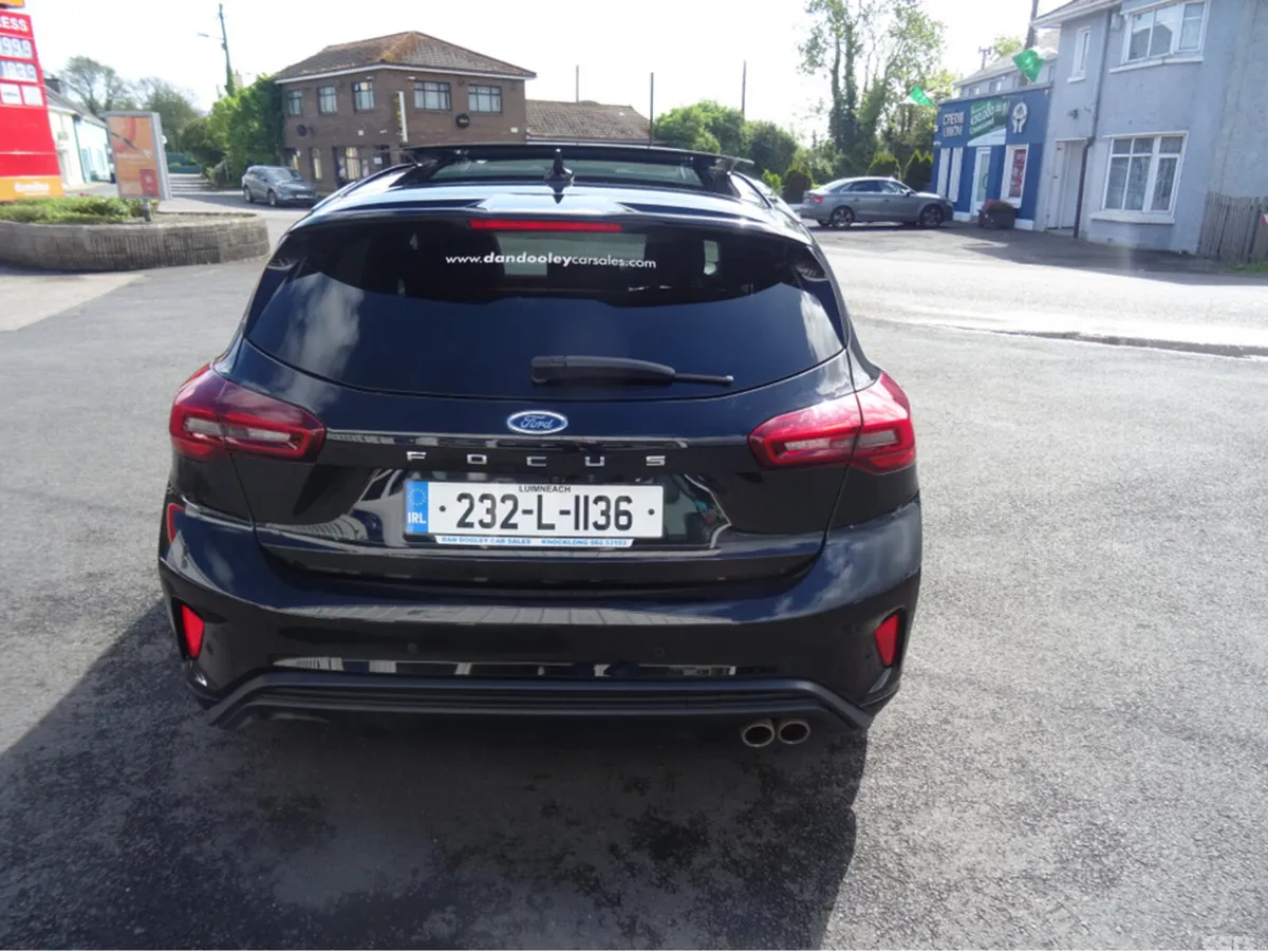 Ford Focus Hatchback, Petrol Hybrid, 2023, Black