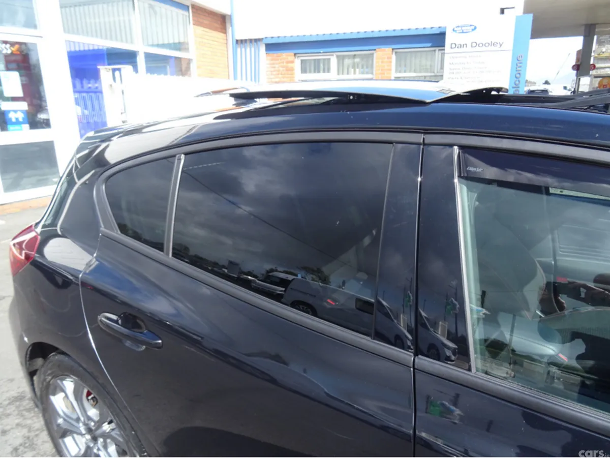 Ford Focus Hatchback, Petrol Hybrid, 2023, Black