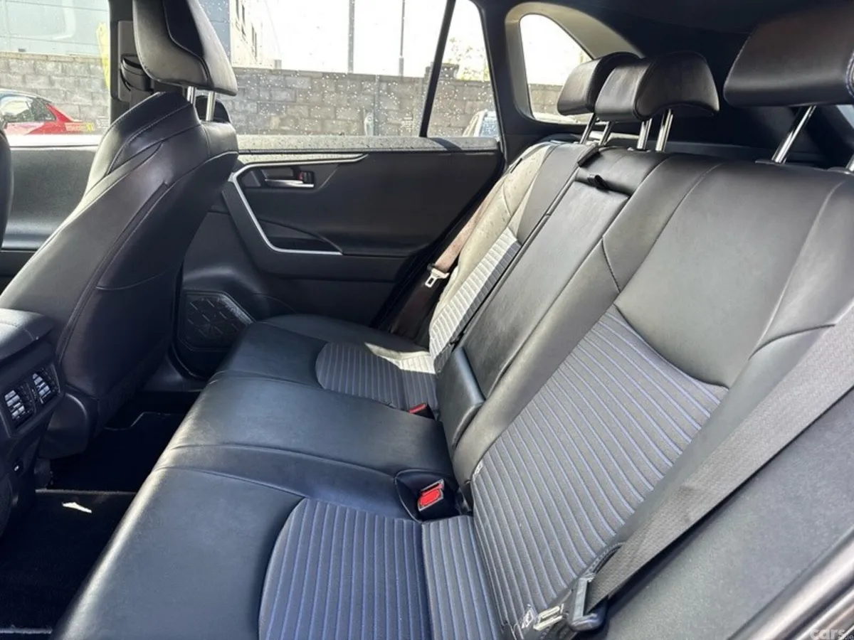 Toyota RAV4 SUV, Petrol Hybrid, 2022, Blue