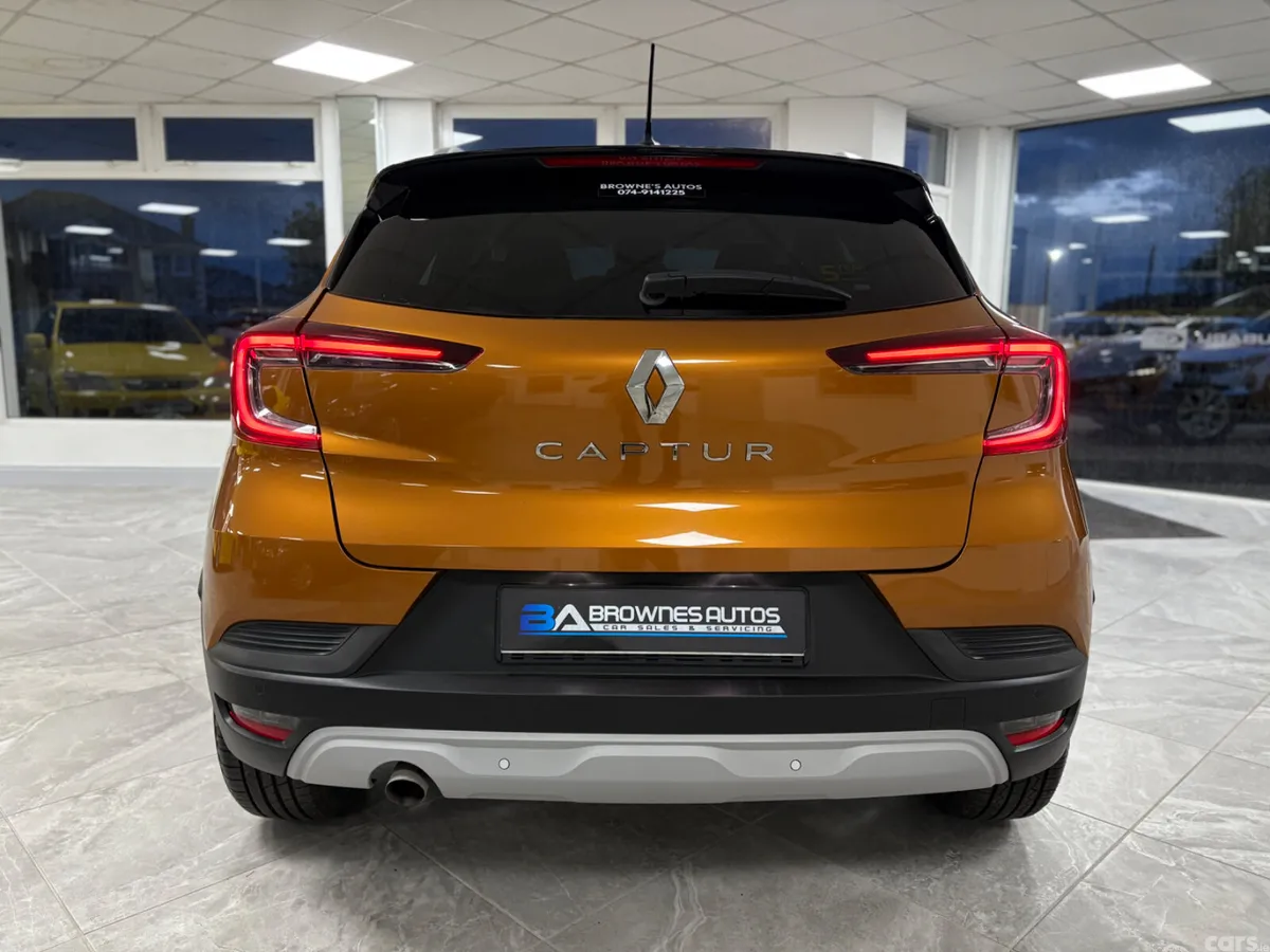 Renault Captur Hatchback, Diesel, 2021, Orange