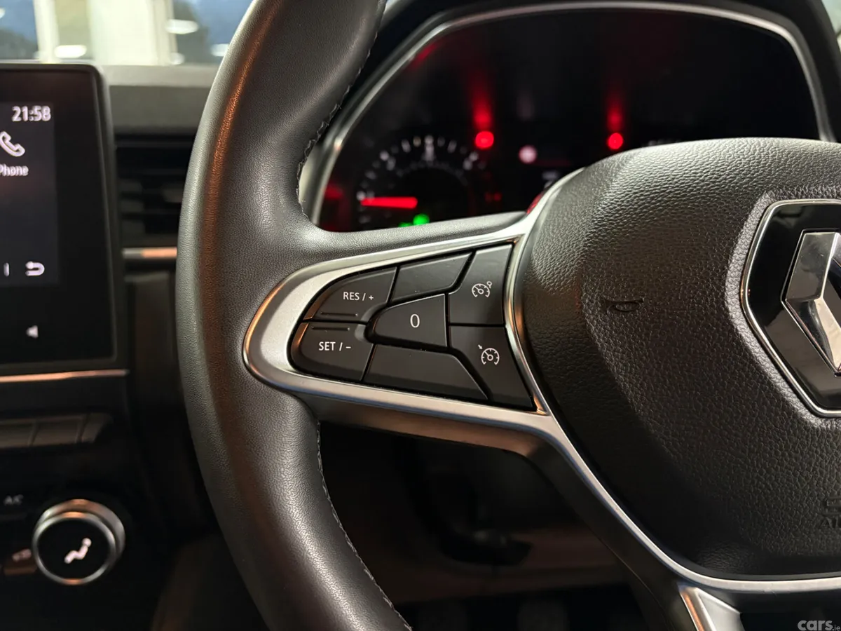 Renault Captur Hatchback, Diesel, 2021, Orange