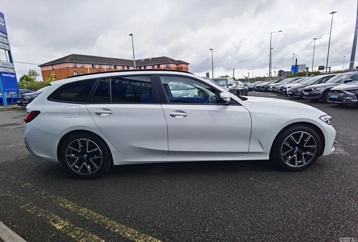 BMW 3-Series Estate, Diesel, 2022, White