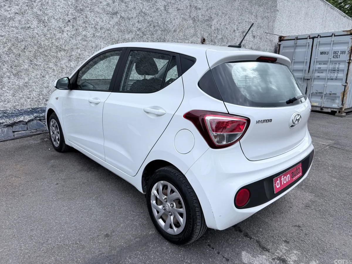 Hyundai i10 Hatchback, Petrol, 2017, White