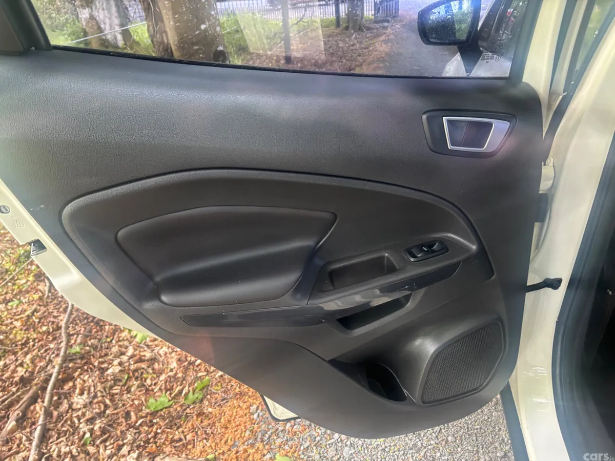Ford EcoSport SUV, Petrol, 2015, White