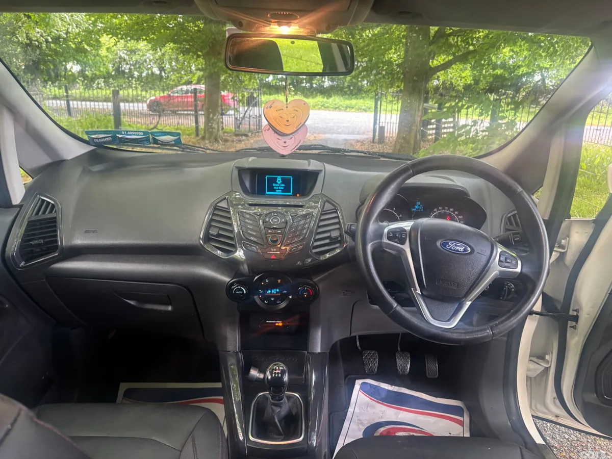Ford EcoSport SUV, Petrol, 2015, White
