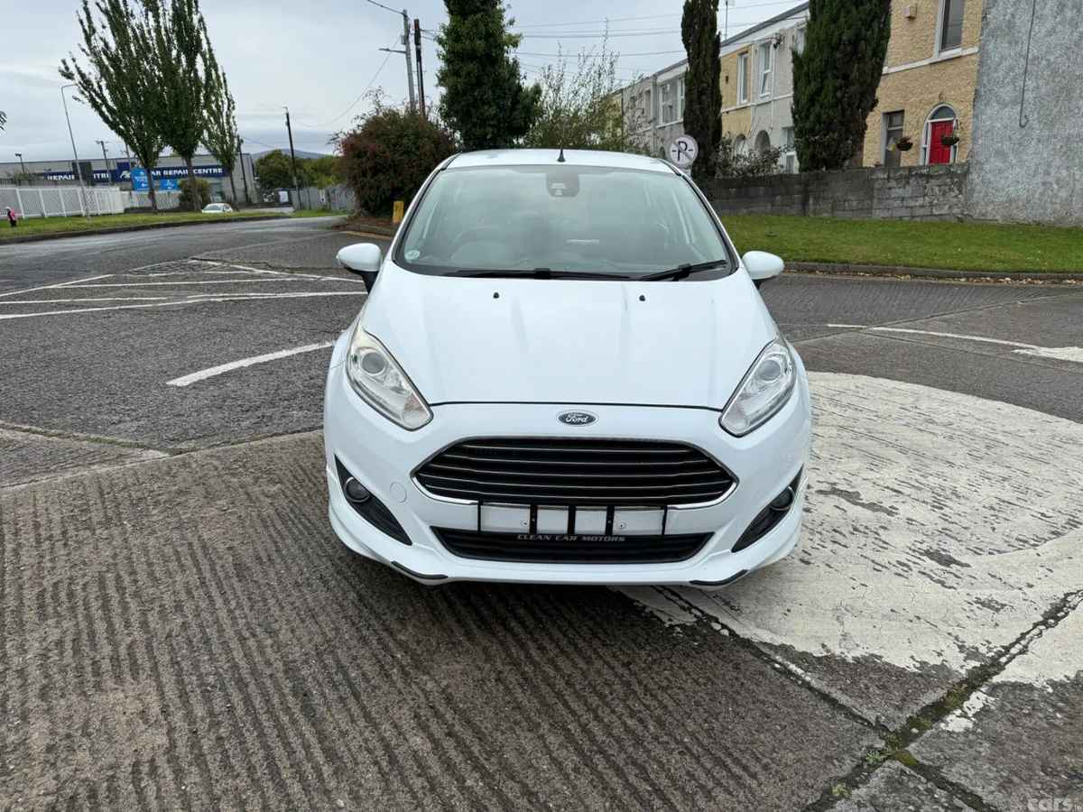 Ford Fiesta Hatchback, Petrol, 2014, White