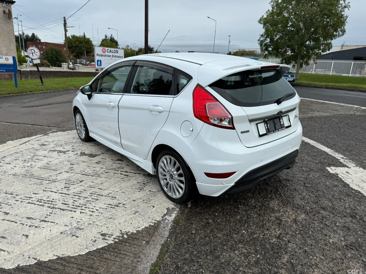 Ford Fiesta Hatchback, Petrol, 2014, White