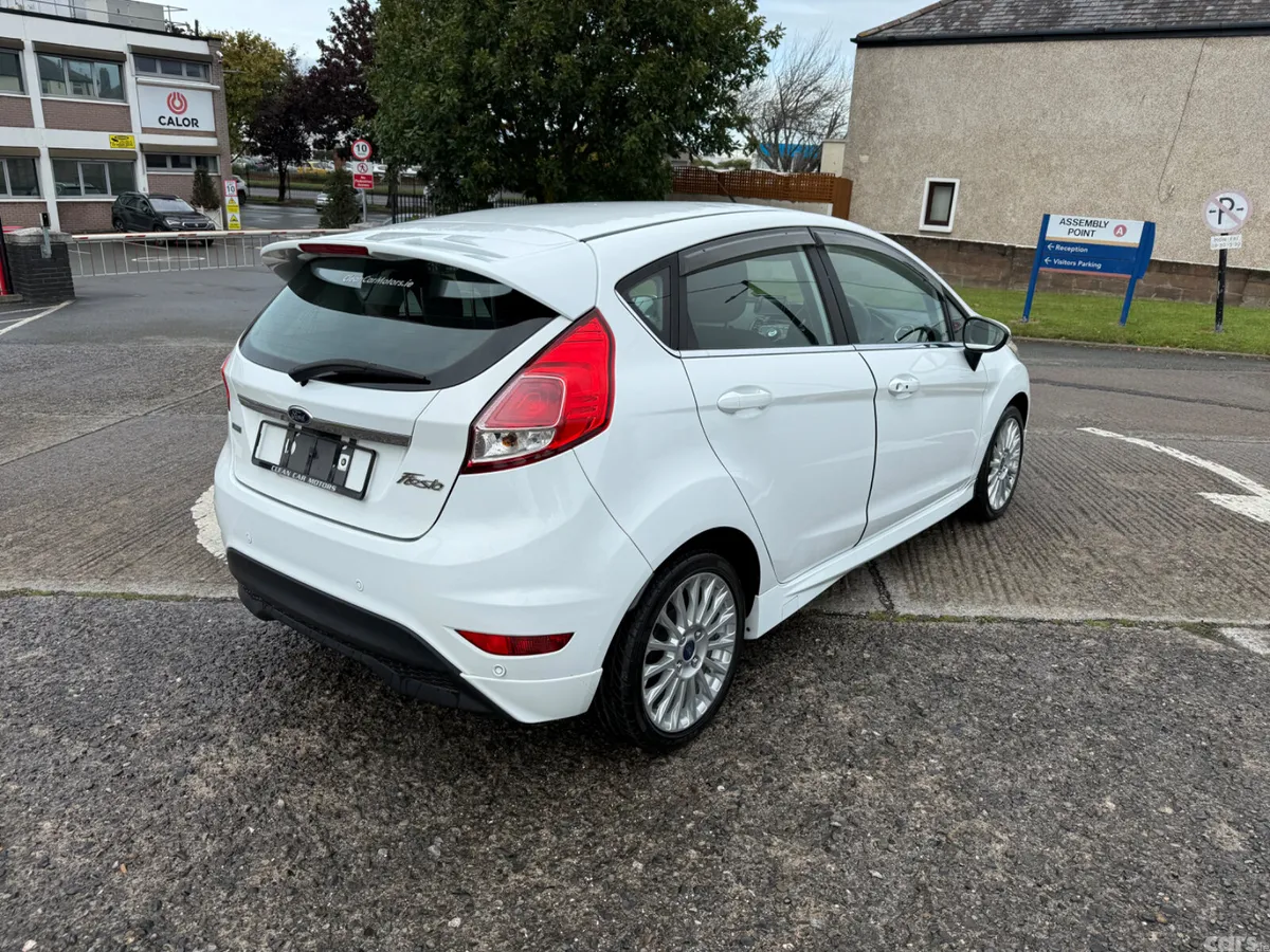 Ford Fiesta Hatchback, Petrol, 2014, White