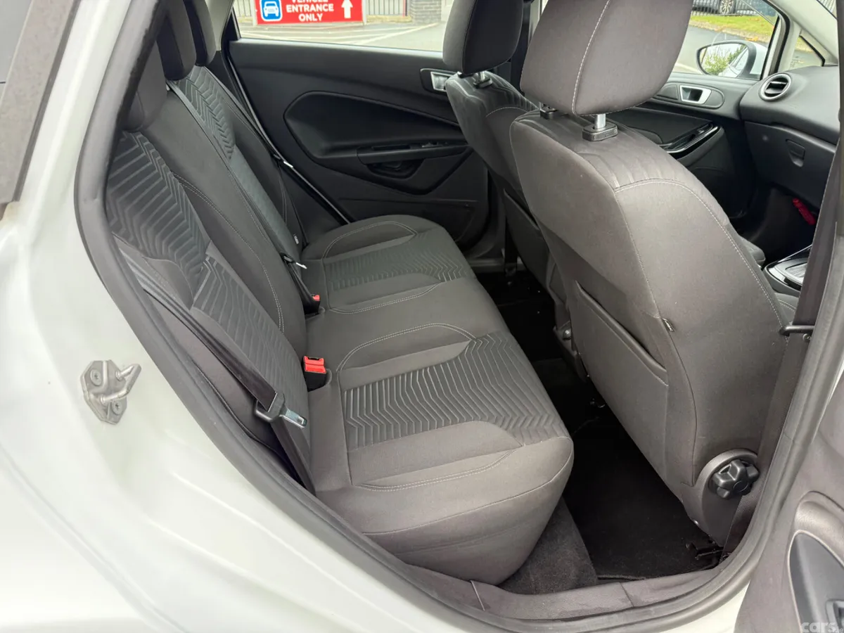 Ford Fiesta Hatchback, Petrol, 2014, White