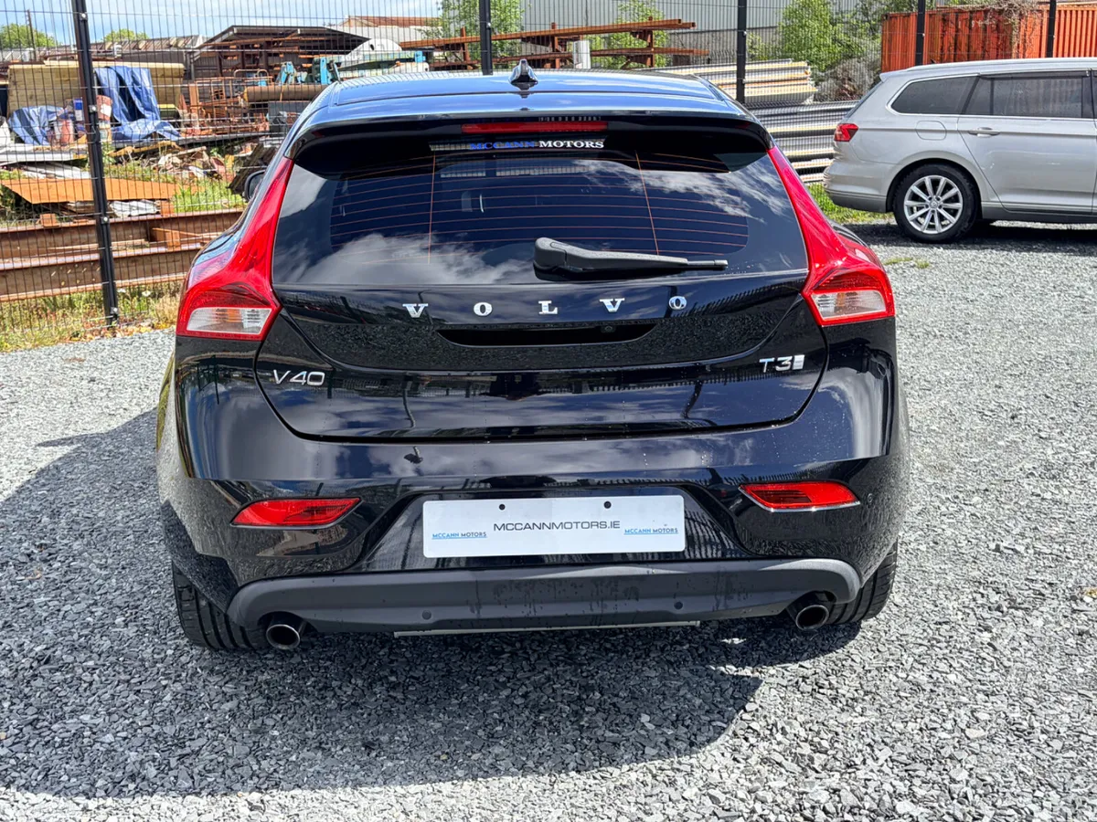 Volvo V40 Hatchback, Petrol, 2018, Black