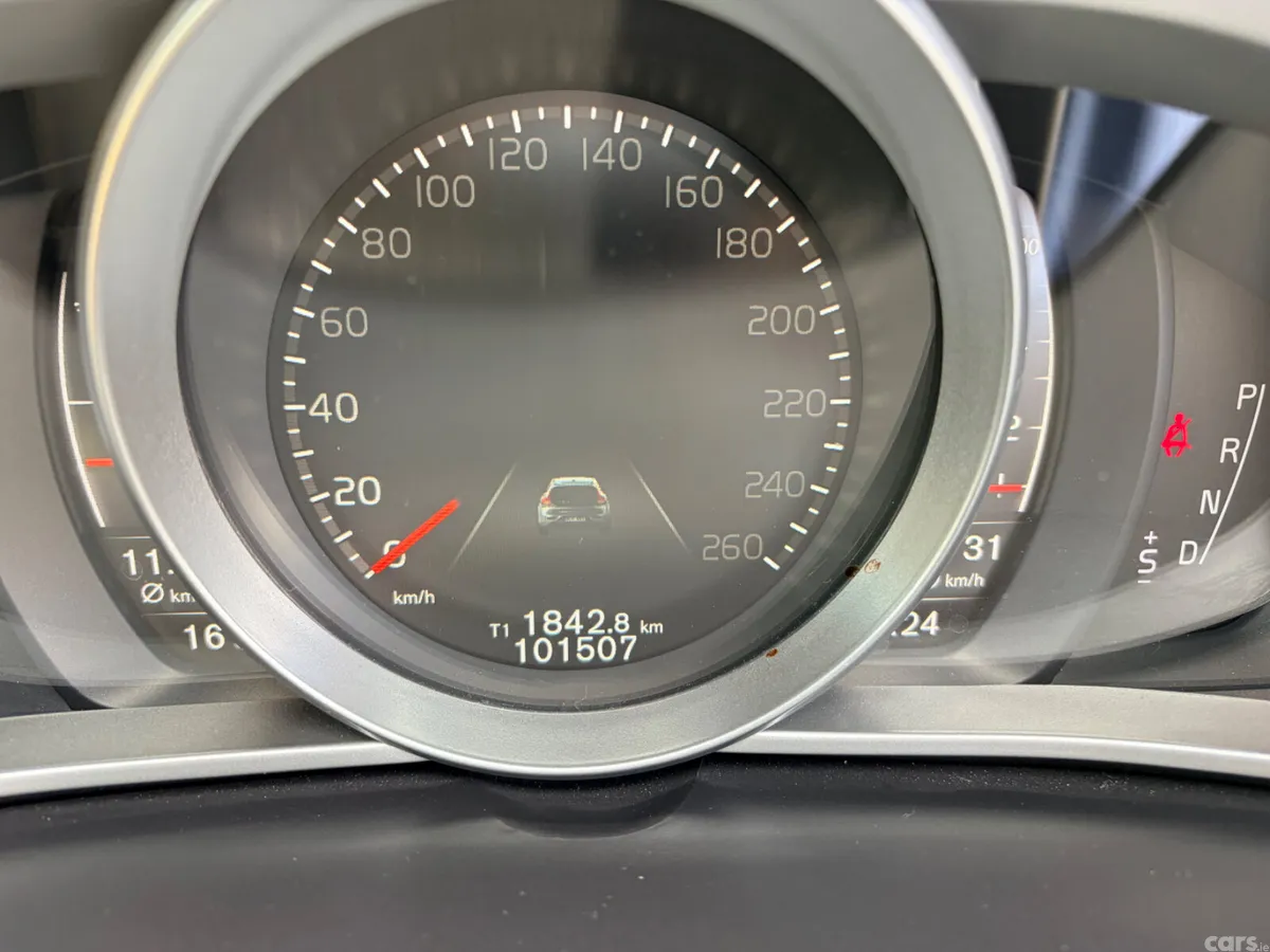 Volvo V40 Hatchback, Petrol, 2018, Black