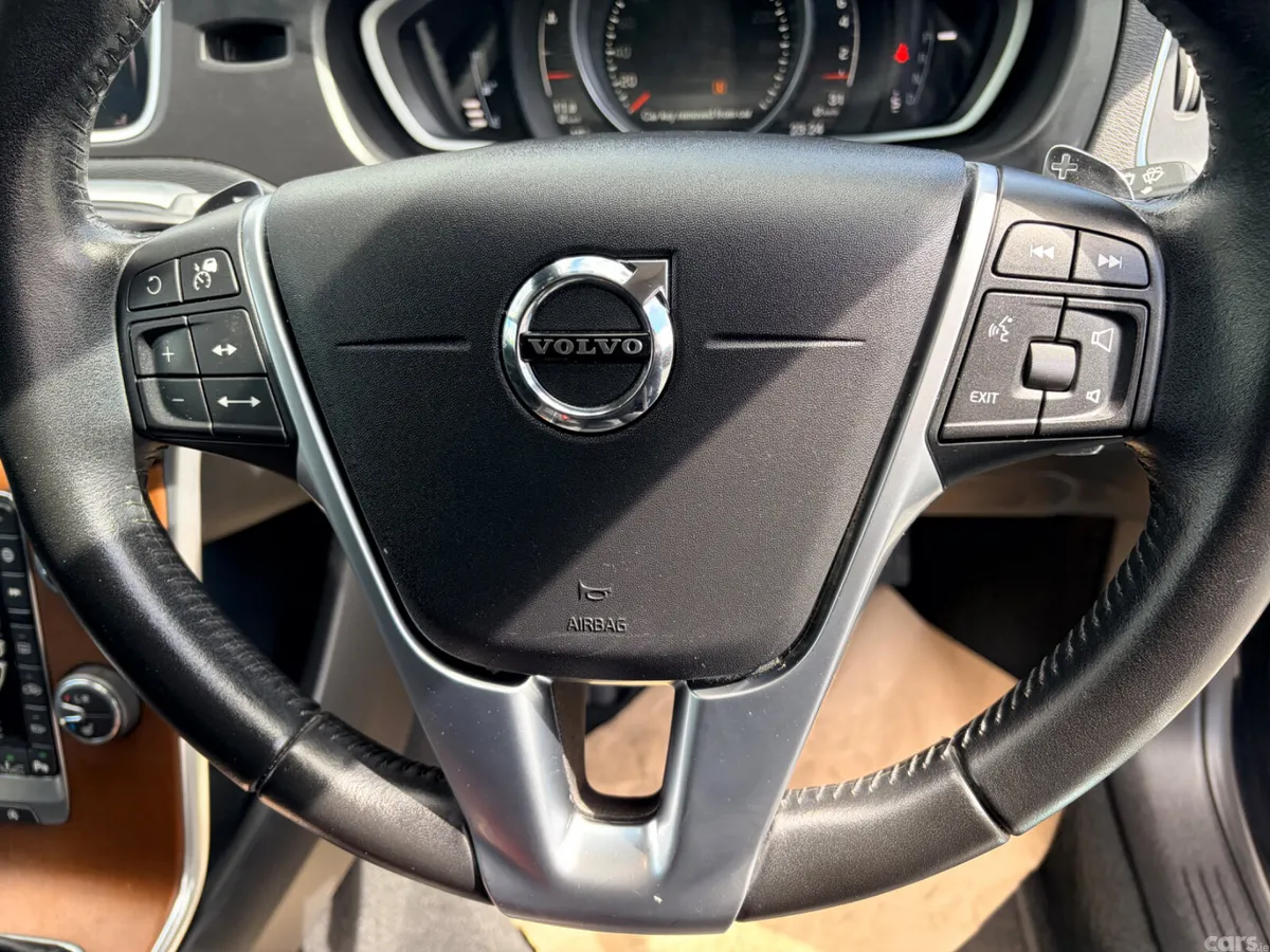Volvo V40 Hatchback, Petrol, 2018, Black