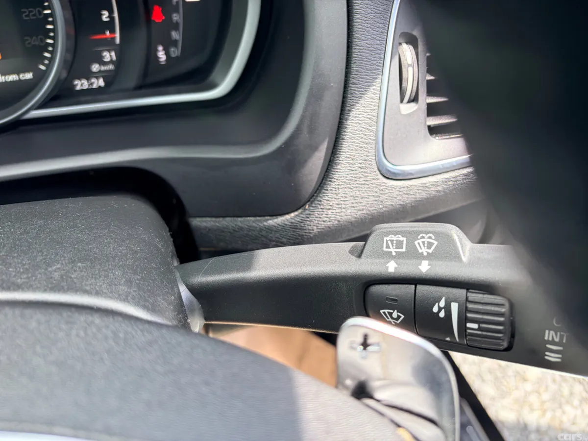 Volvo V40 Hatchback, Petrol, 2018, Black
