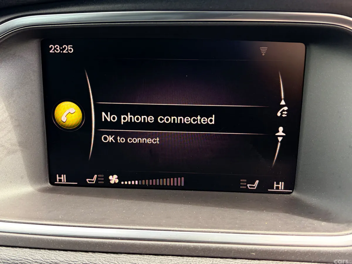 Volvo V40 Hatchback, Petrol, 2018, Black