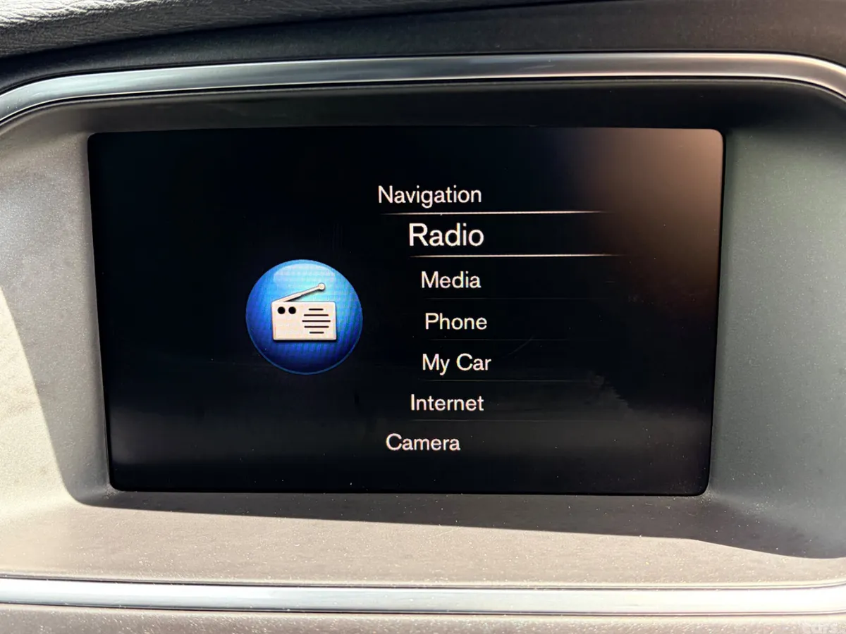 Volvo V40 Hatchback, Petrol, 2018, Black