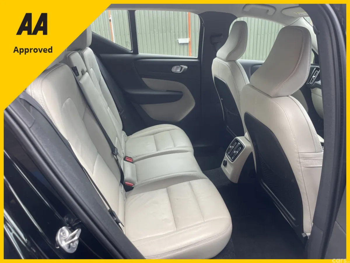 Volvo XC40 SUV, Petrol Plug-in Hybrid, 2022, Black