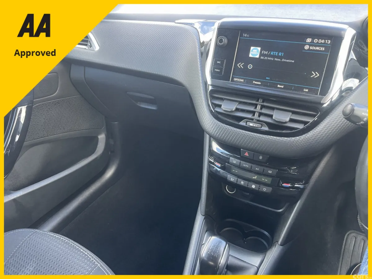 Peugeot 208 Hatchback, Petrol, 2019, Blue