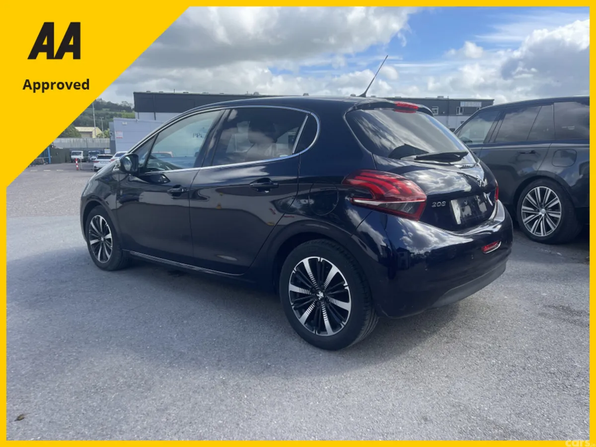Peugeot 208 Hatchback, Petrol, 2019, Blue