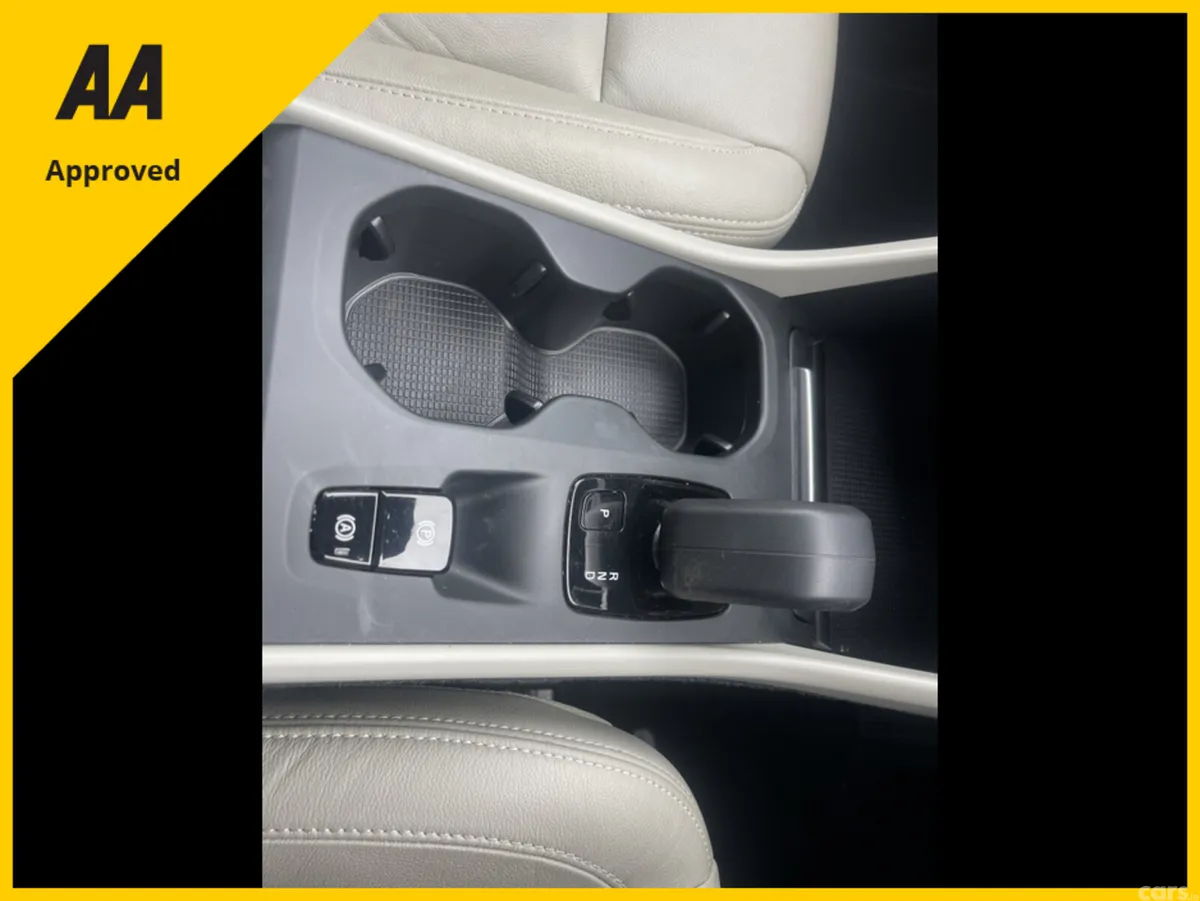 Volvo XC40 SUV, Petrol Plug-in Hybrid, 2022, Black