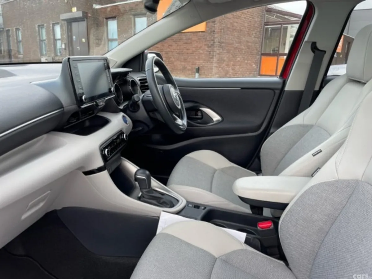 Toyota Yaris Hatchback, Petrol Hybrid, 2023, Red