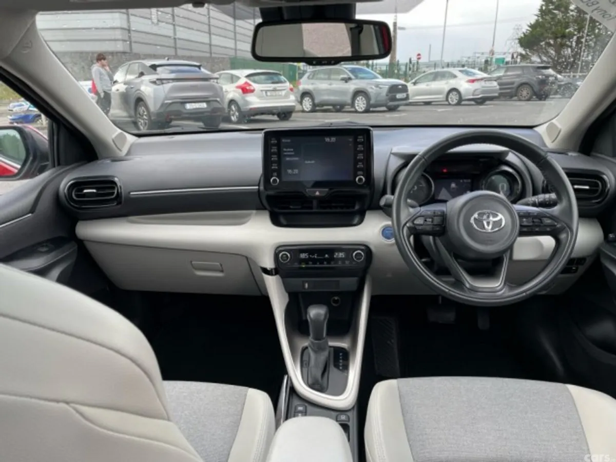 Toyota Yaris Hatchback, Petrol Hybrid, 2023, Red