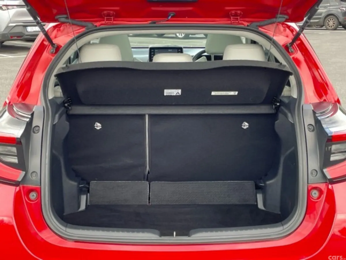 Toyota Yaris Hatchback, Petrol Hybrid, 2023, Red