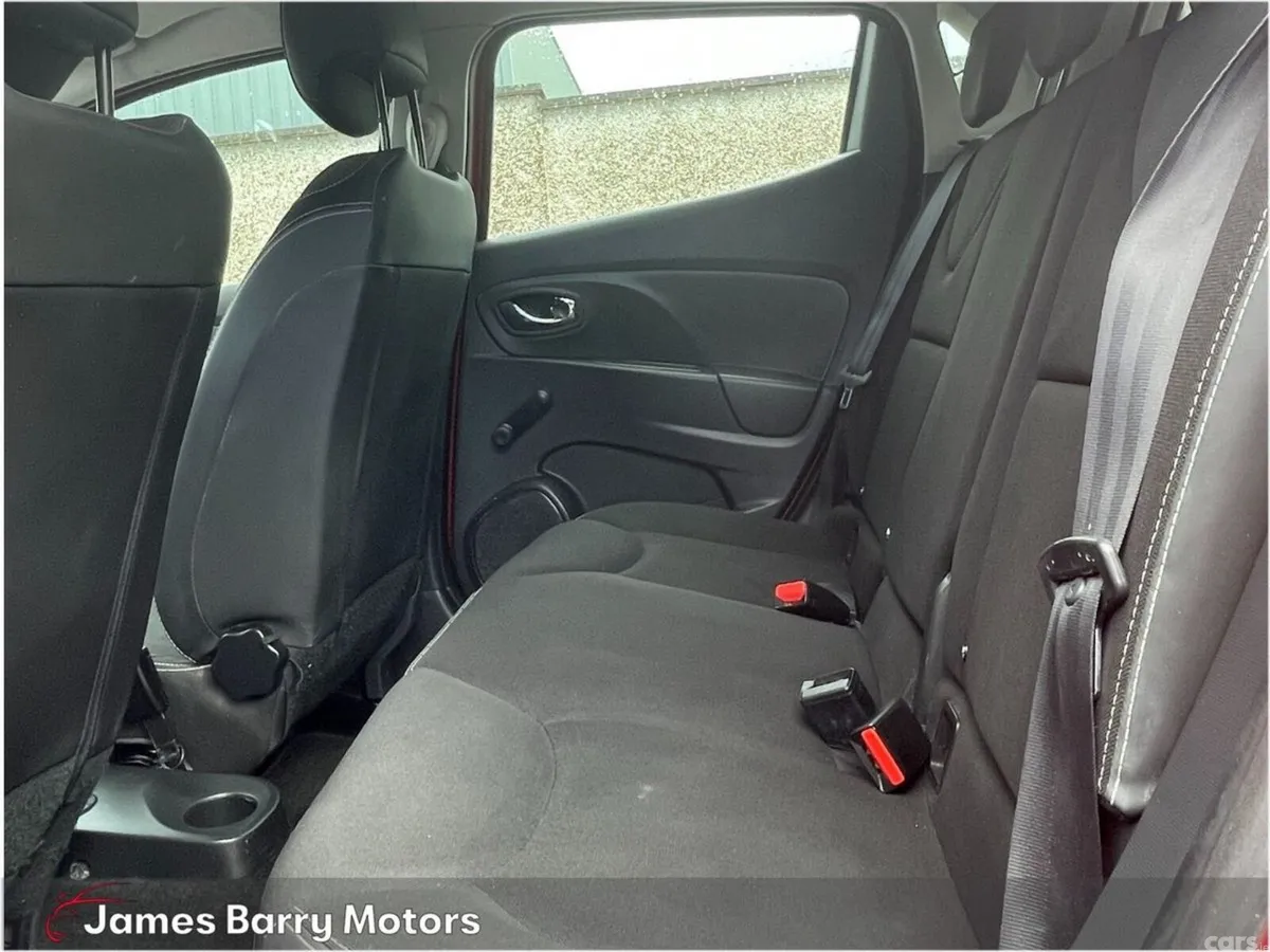 Renault Clio Hatchback, Petrol, 2014, Red