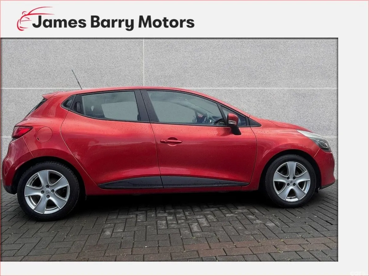 Renault Clio Hatchback, Petrol, 2014, Red