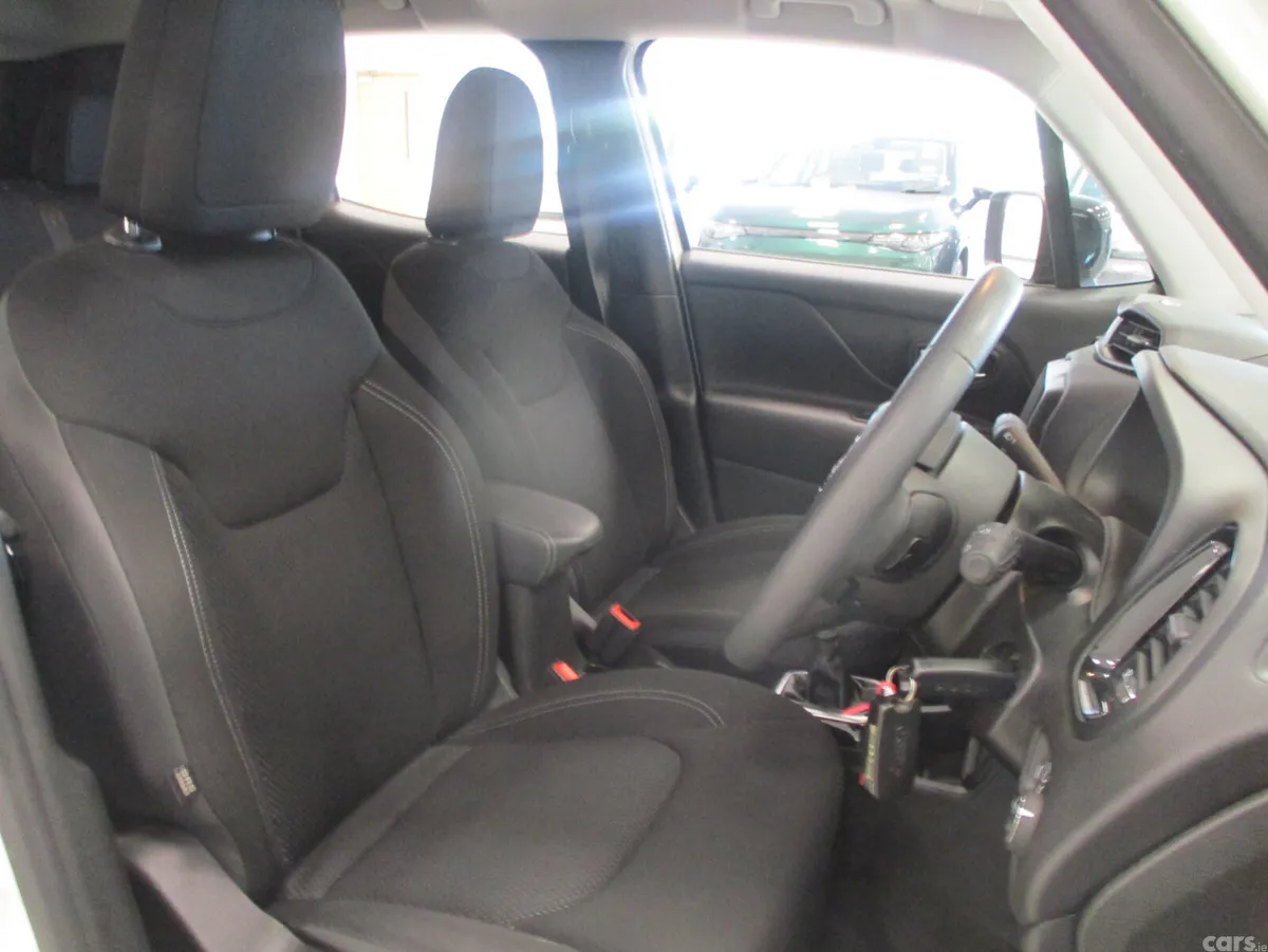 Jeep Renegade SUV, Petrol, 2023, White