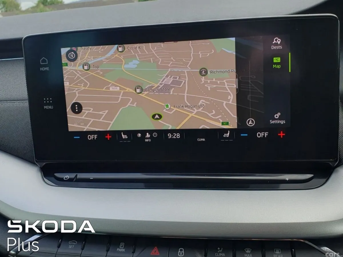 Skoda Octavia Saloon, Diesel, 2024, Grey