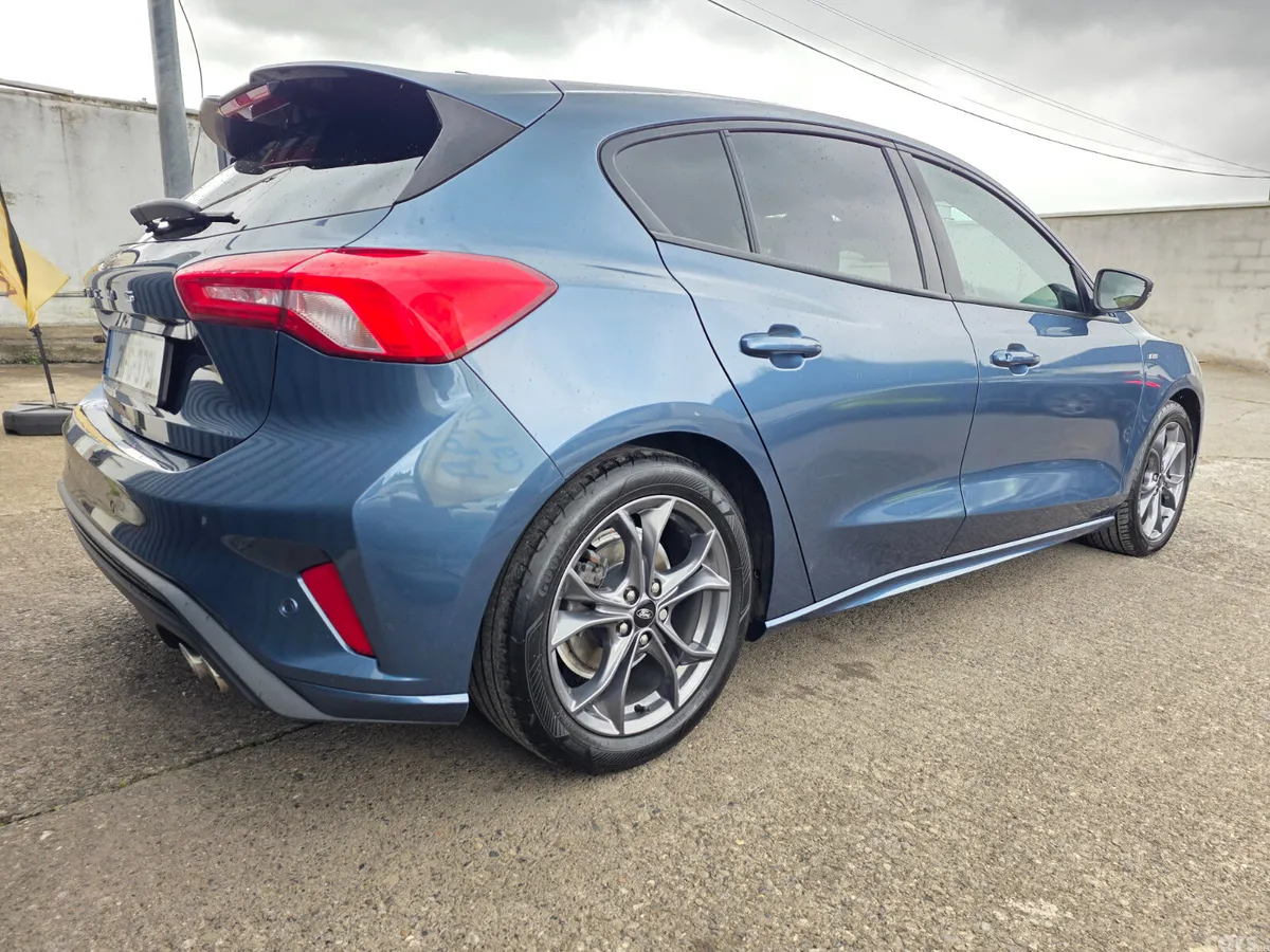 Ford Focus Hatchback, Diesel, 2021, Blue