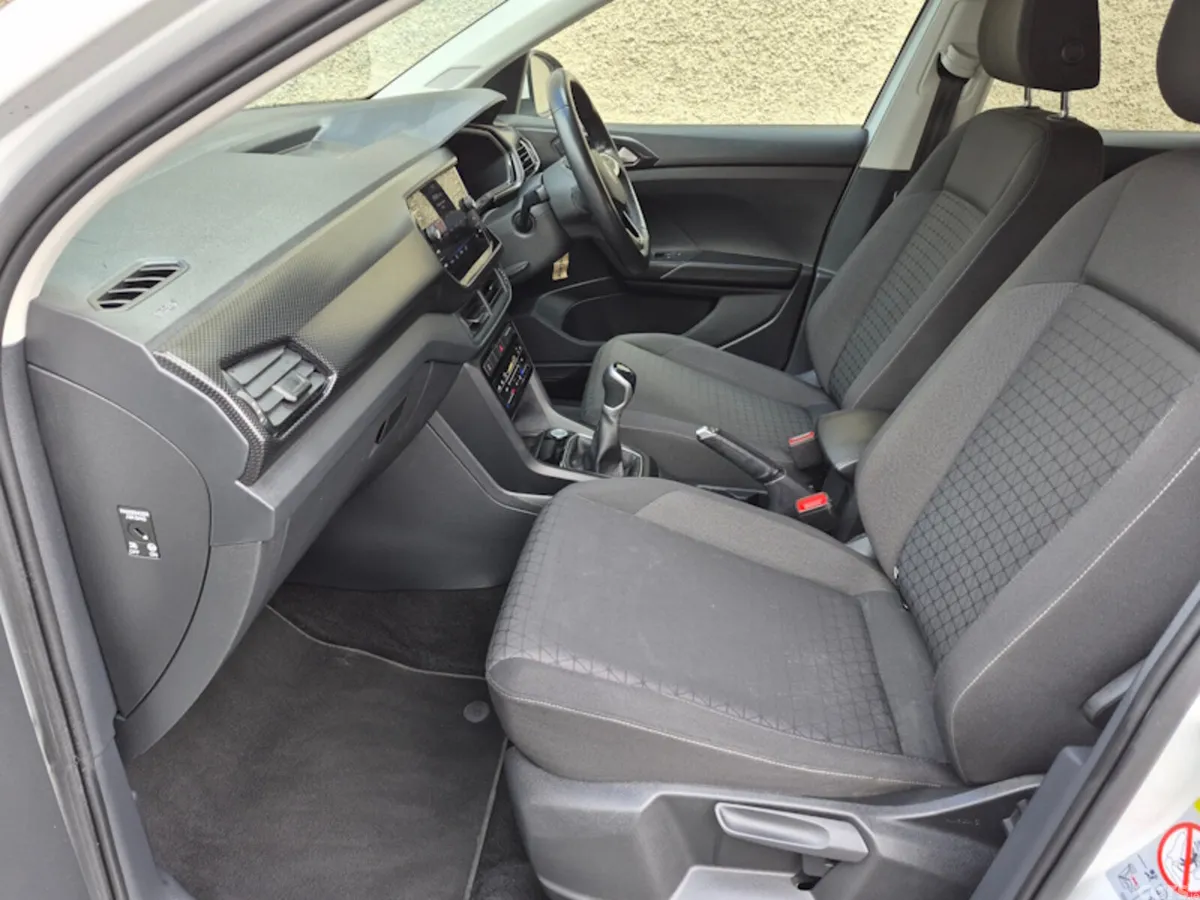 Volkswagen T-Cross Estate/Jeep, Petrol, 2023, White