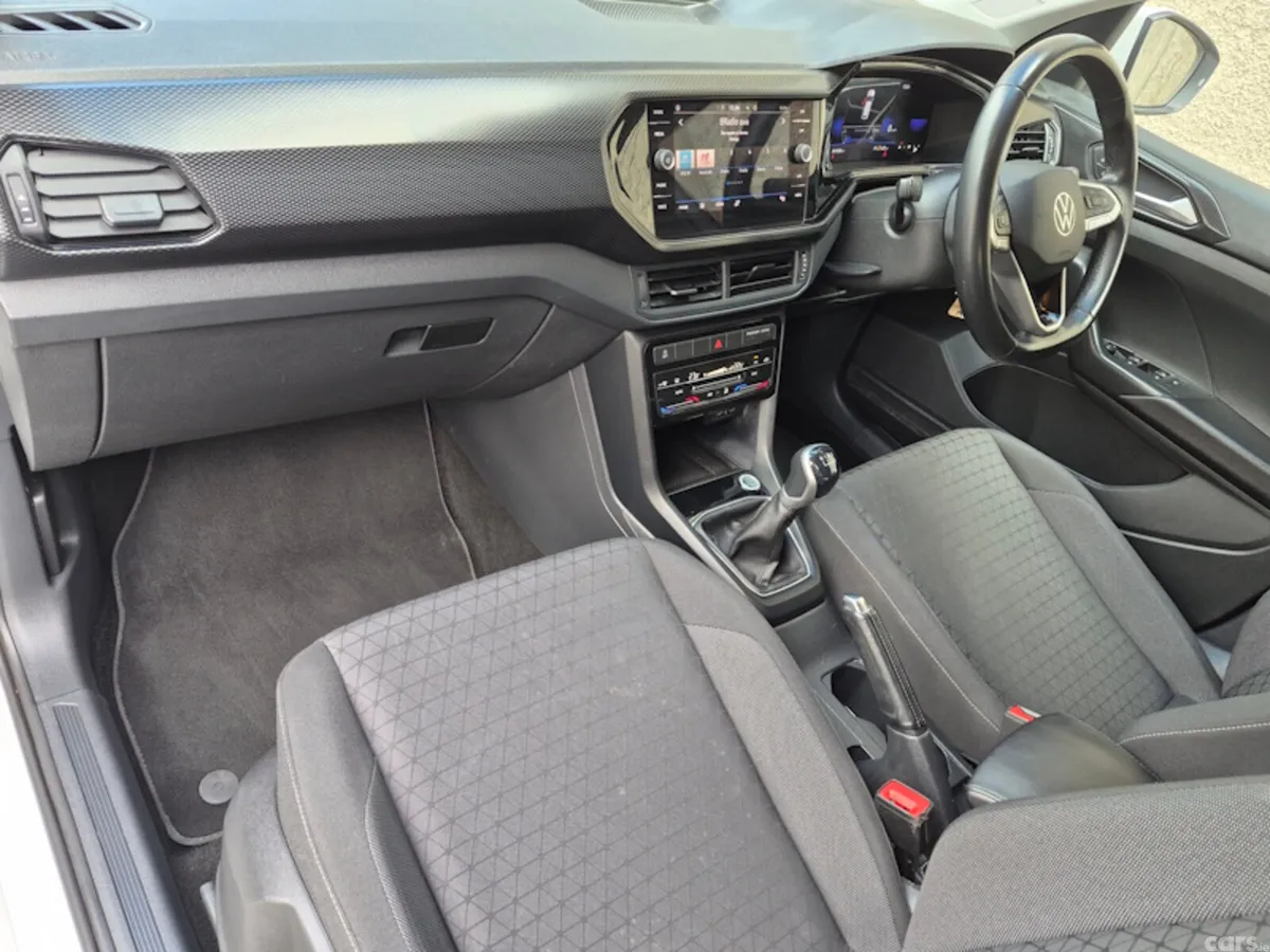 Volkswagen T-Cross Estate/Jeep, Petrol, 2023, White