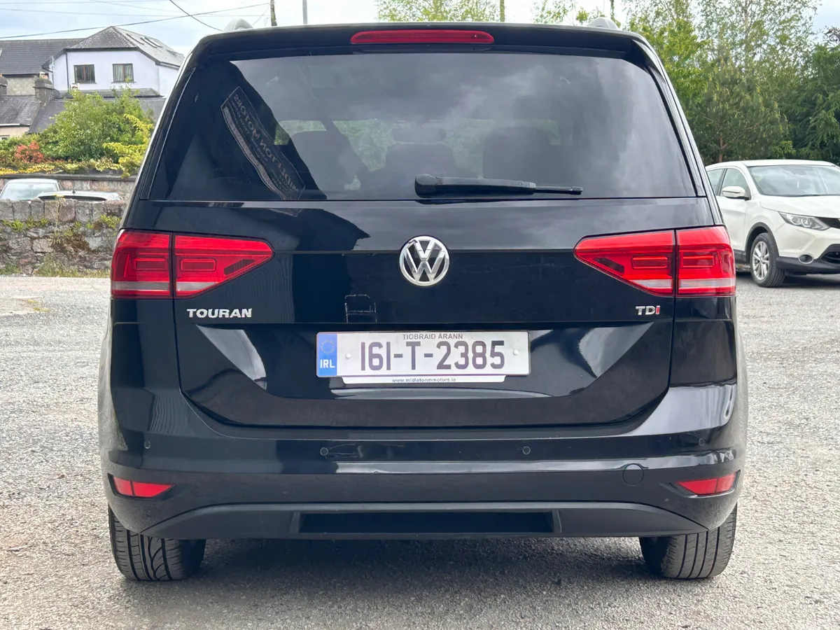 Volkswagen Touran MPV, Diesel, 2016, Black
