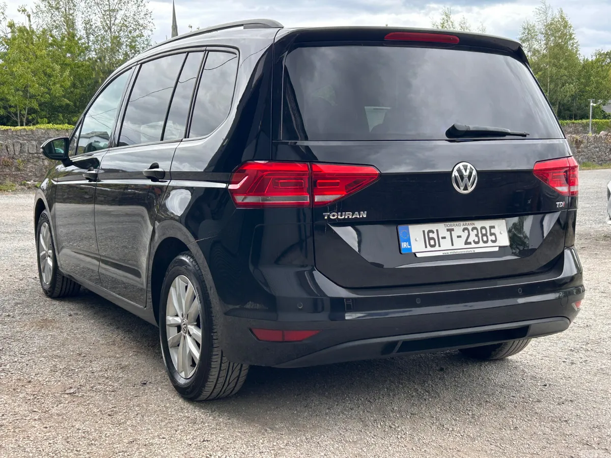 Volkswagen Touran MPV, Diesel, 2016, Black