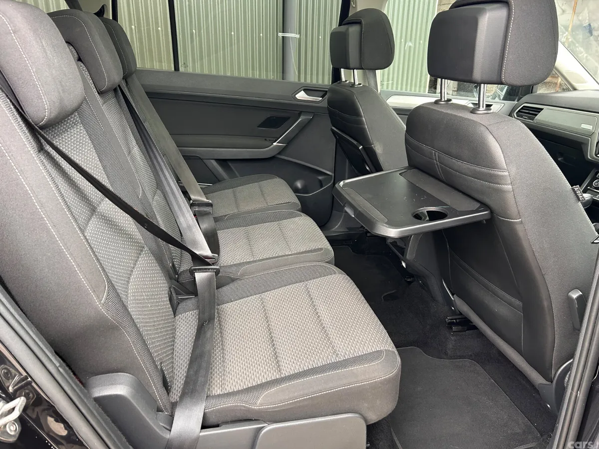 Volkswagen Touran MPV, Diesel, 2016, Black