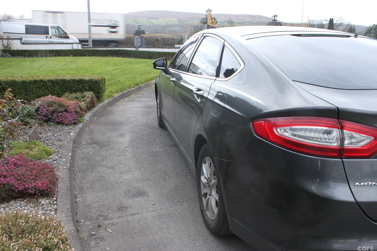 Ford Mondeo Hatchback, Diesel, 2016, Grey