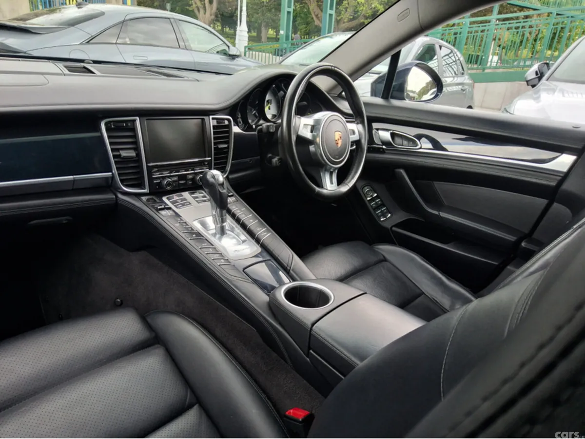 Porsche Panamera Hatchback, Petrol Plug-in Hybrid, 2016, Blue