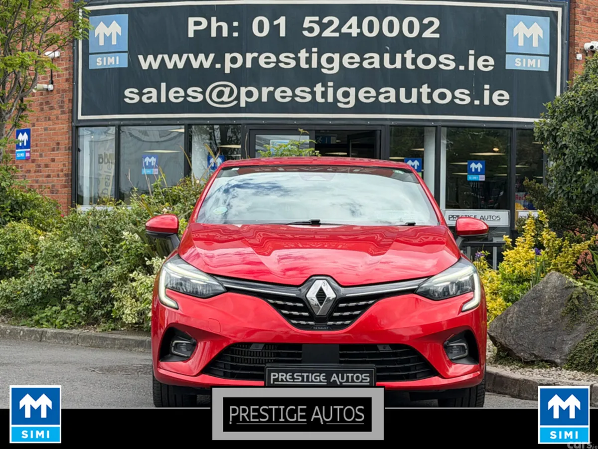 Renault Clio Hatchback, Petrol, 2021, Red