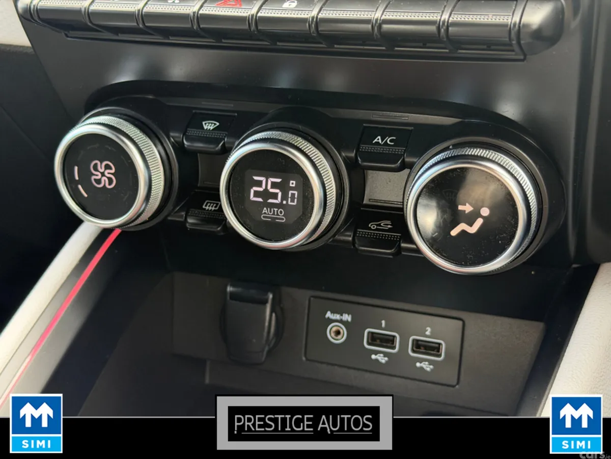 Renault Clio Hatchback, Petrol, 2021, Red
