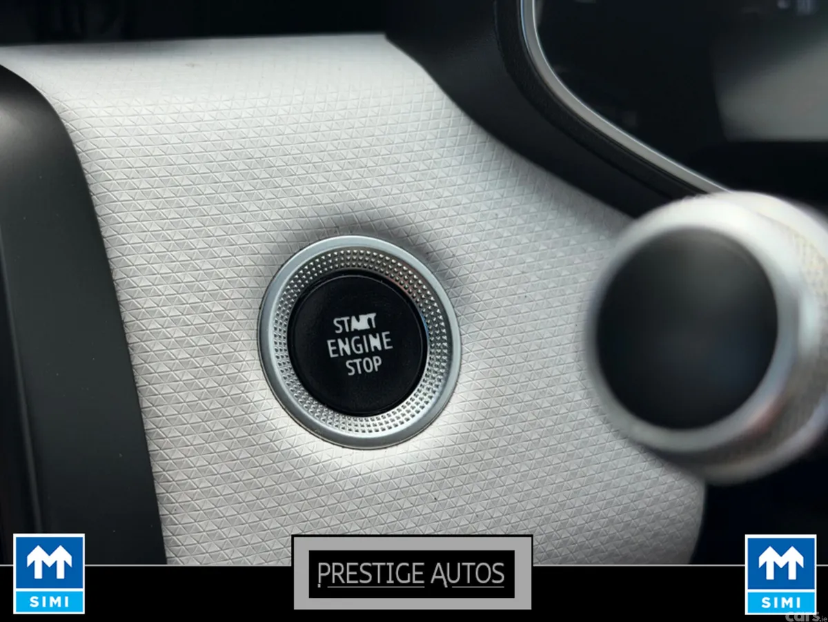 Renault Clio Hatchback, Petrol, 2021, Red