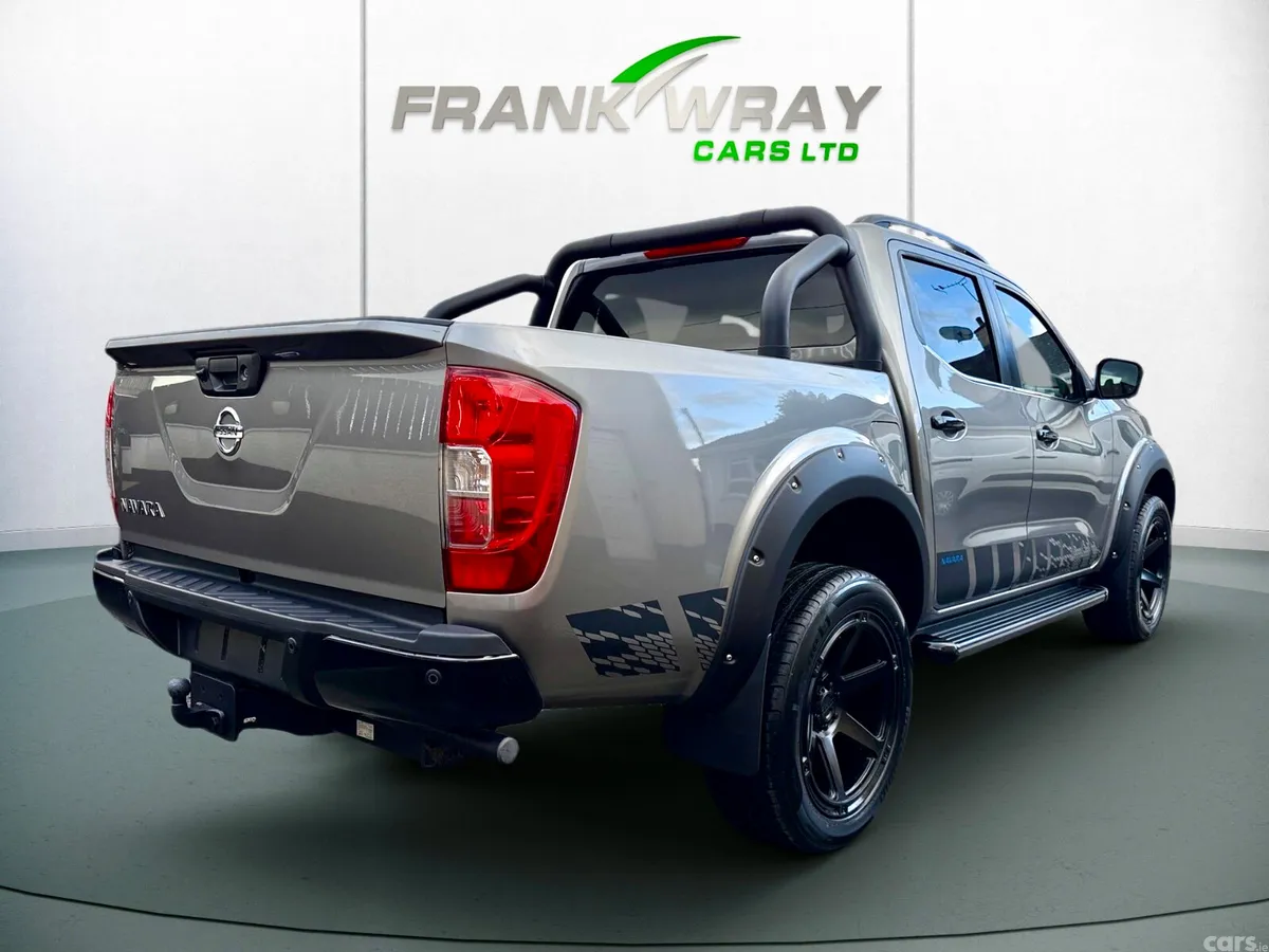 Nissan Navara Pick Up, Diesel, 2021, Grey