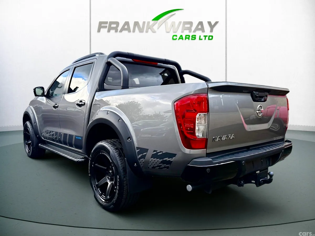 Nissan Navara Pick Up, Diesel, 2021, Grey