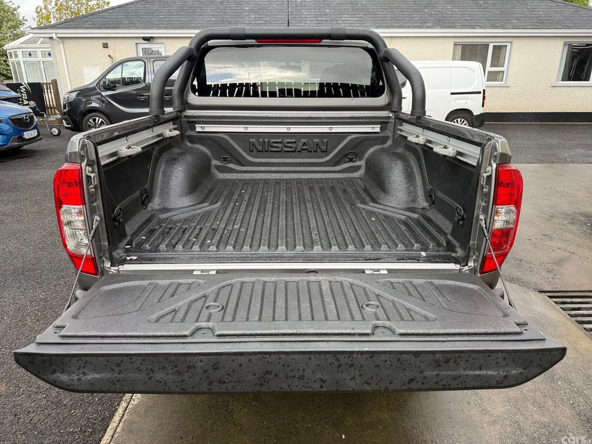 Nissan Navara Pick Up, Diesel, 2021, Grey