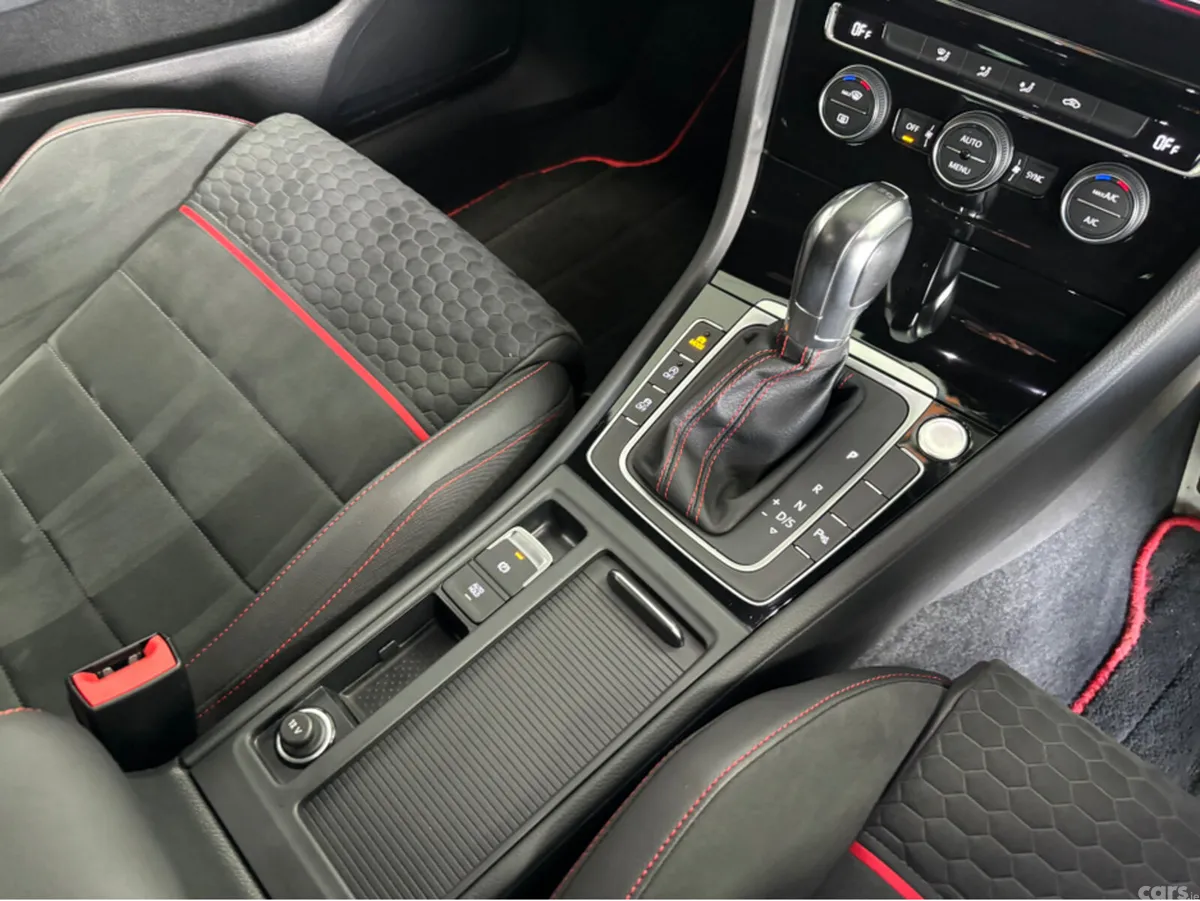 Volkswagen Golf Hatchback, Petrol, 2019, White