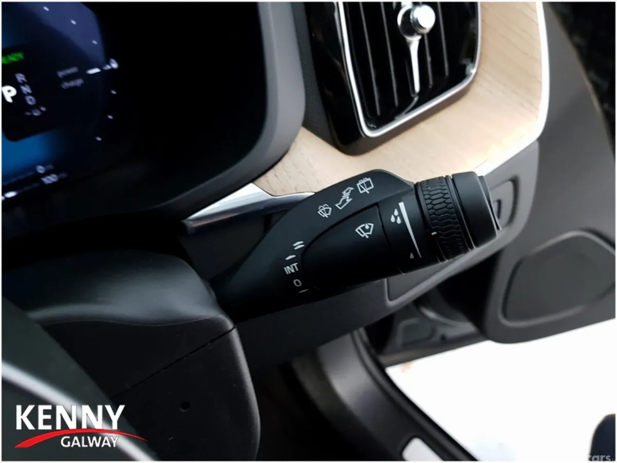 Volvo XC60 Estate, Petrol Hybrid, 2025, Black