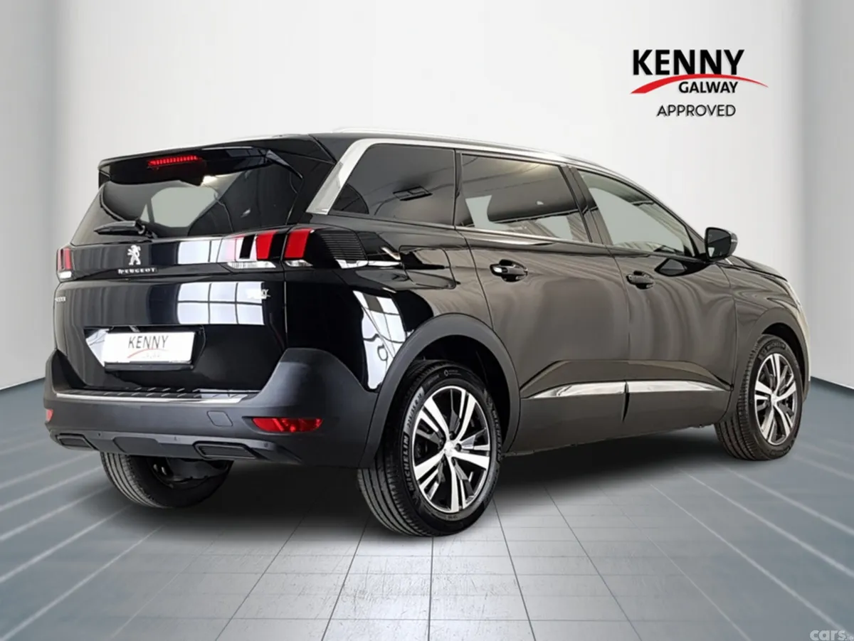 Peugeot 5008 MPV, Diesel, 2024, Black