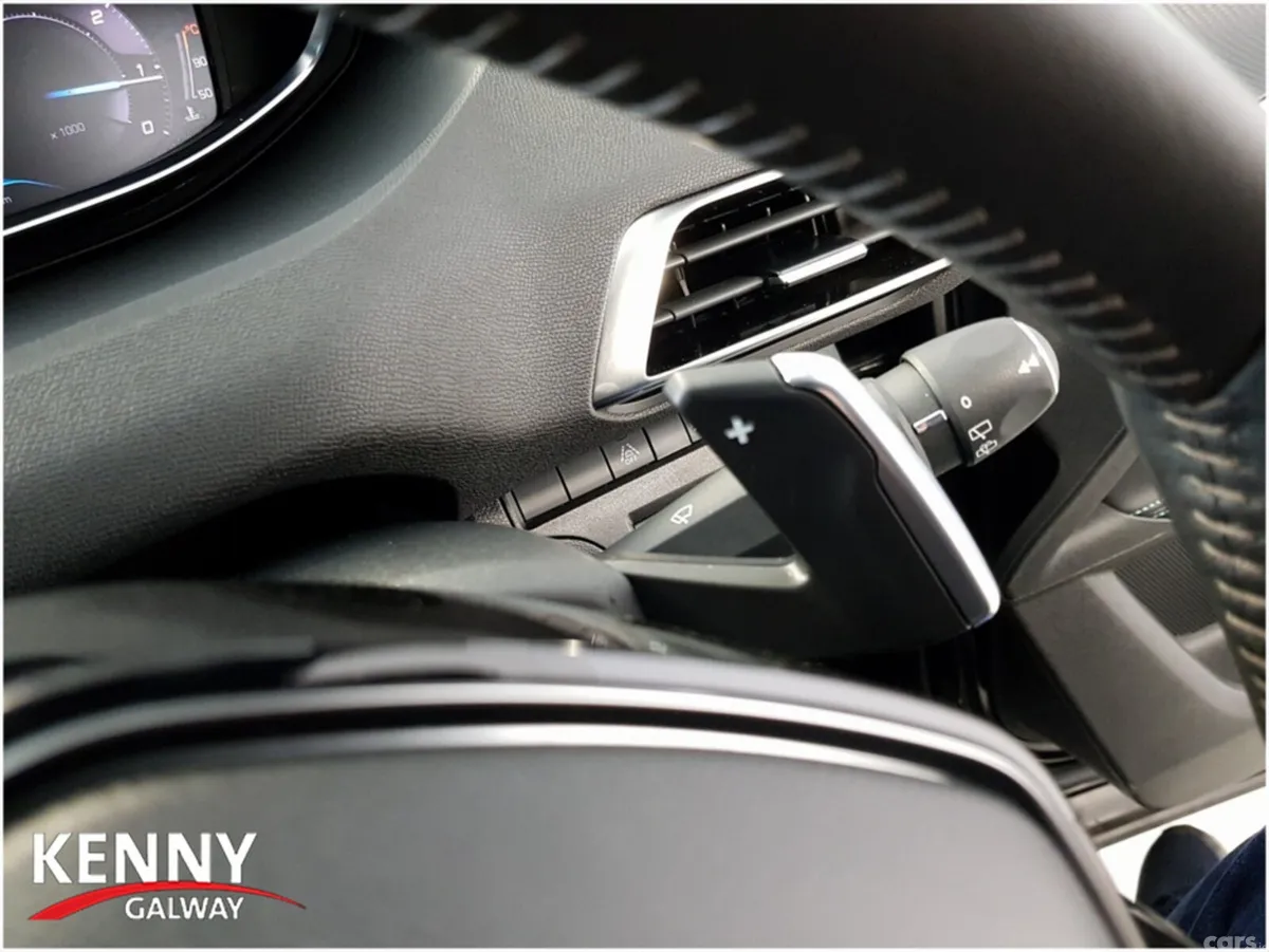 Peugeot 5008 MPV, Diesel, 2024, Black